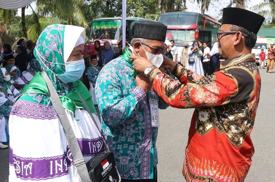 Wakil Bupati Simalungun Berangkatkan Jamaah Calon Haji Tahun 2022 Untuk Melaksanakan Ibabah di Tanah Suci Makkah