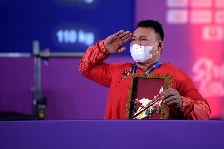 Horas! Lifter Asal Medan Tambi Sibarani Raih Emas di Kelas 80 Kg, Jadi Kado Untuk HUT Kemerdekaan RI