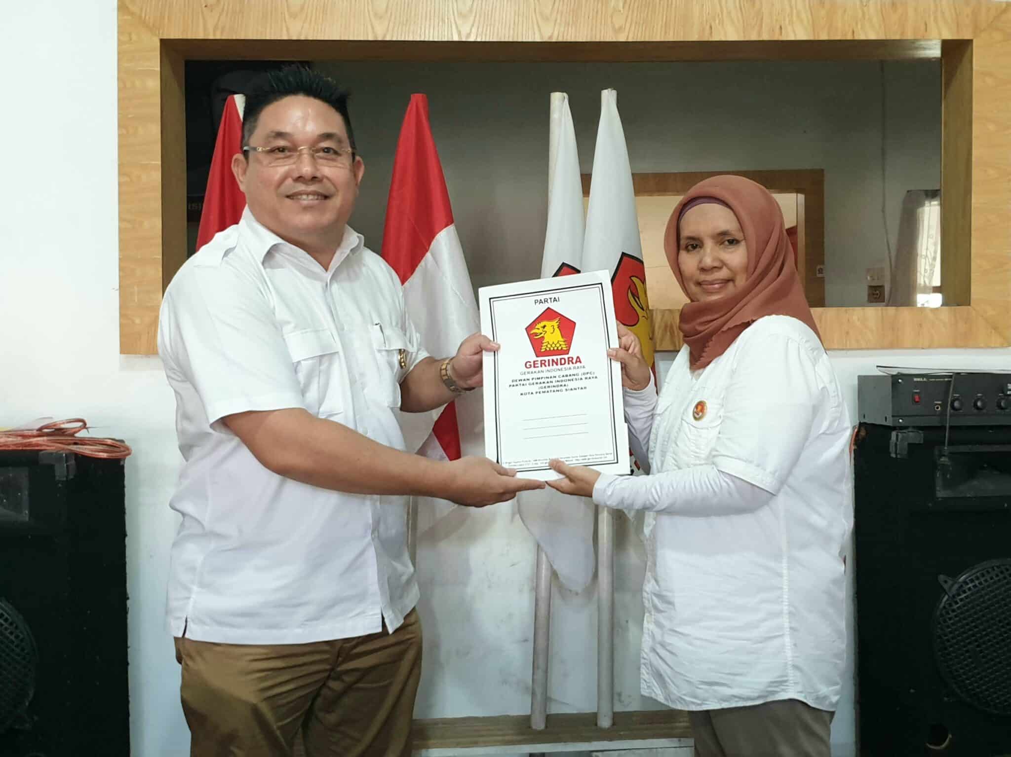 Siap Bertarung di Pileg 2024, Patar Luhut Panjaitan Kembalikan Formulir Pendaftaran