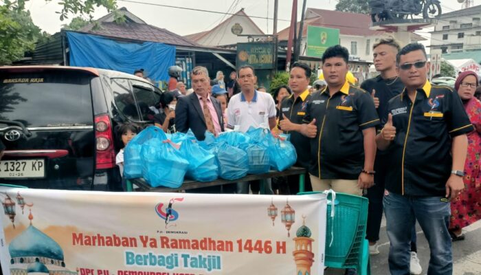 Perkumpulan Jurnalis Indonesia Kota Siantar Berbagi Takjil