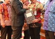 Gubsu Salurkan DBH Kepada Kepala Daerah Se-Sumut, Humbahas Rp 15 Miliar