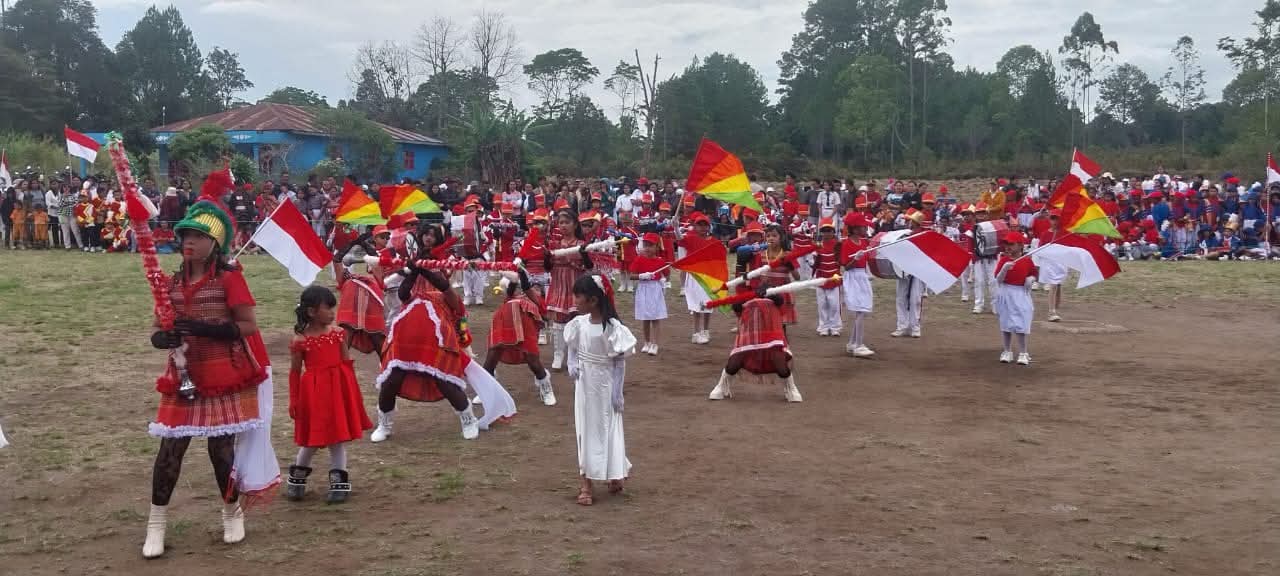 Lomba Marching Band Tingkat Pelajar Semarakkan HUT Ke-80 RI di Paranginan