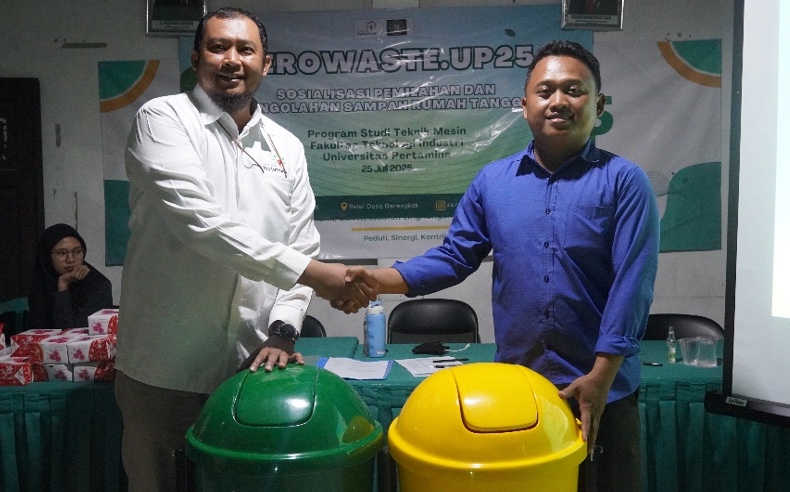 Olah Sampah Mandiri, UPER Hadirkan Komposter Putar di Desa Barengkok