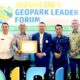 Bupati Simalungun Tandatangani Deklarasi Komitmen Dukung Pengembangan Geopark dan Menerima Piagam Apresiasi Toba Caldera Unesco Global Geopark