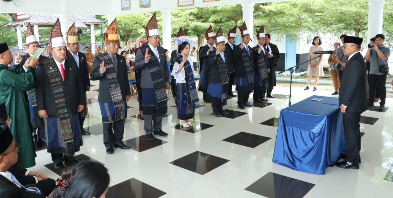 Lantik 14 Pejabat Pimpinan Tinggi Pratama, Bupati Simalungun: Perkuat Pondasi Layanan Publik