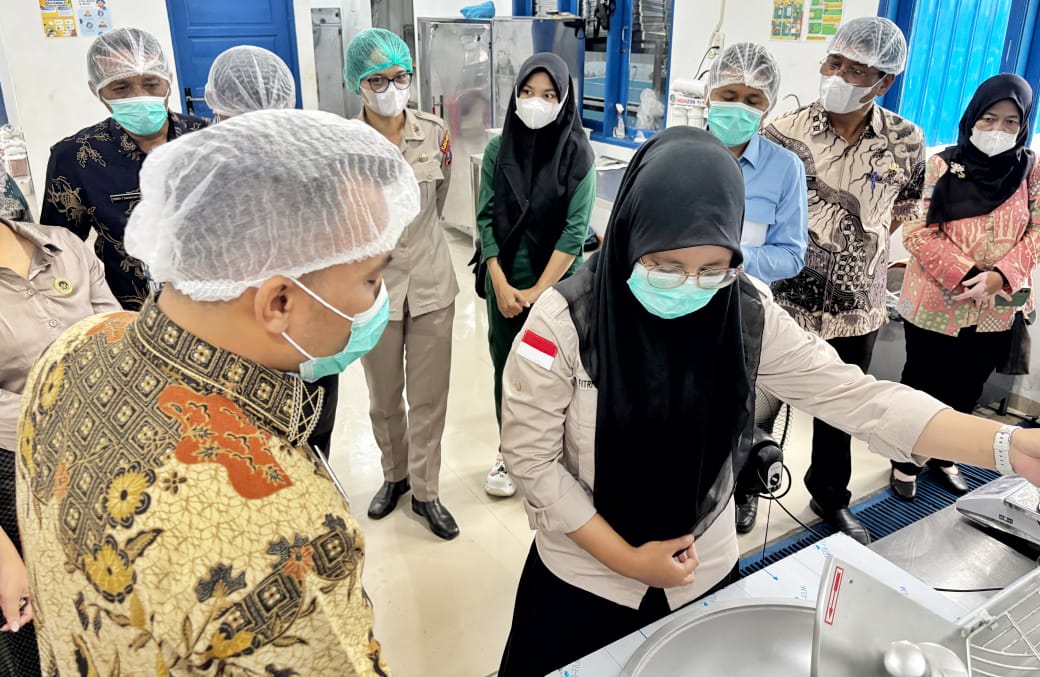 Wakil Bupati Simalungun Tinjau Dua SPPG, Wujud Dukungan Terhadap Program Strategis Nasional Pelayanan Gizi Masyarakat